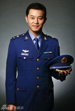 军装明星图片,明星们的硬朗形象大揭秘