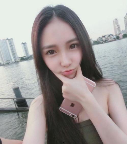 美女网红的胸,揭秘美女网红的性感胸围之谜